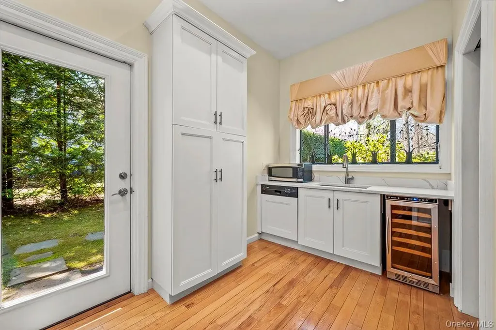16 High Point Lane Scarsdale NY 10583
