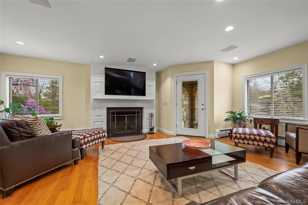 16 High Point Lane Scarsdale NY 10583
