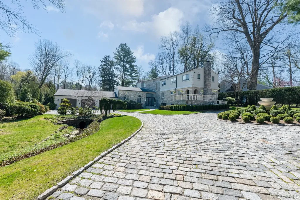 16 High Point Lane Scarsdale NY 10583