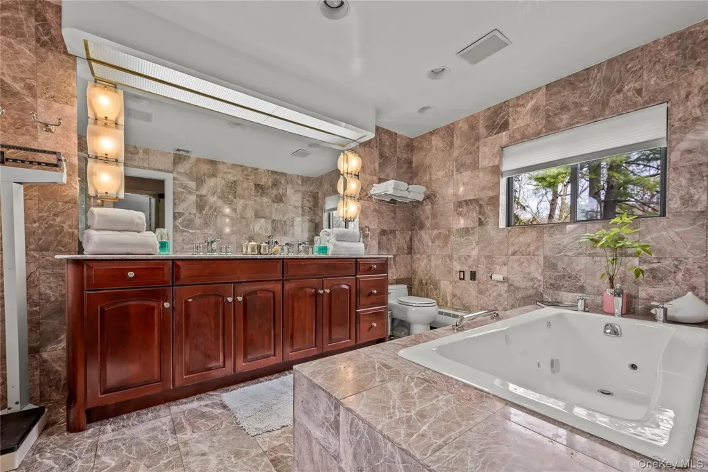 16 High Point Lane Scarsdale NY 10583