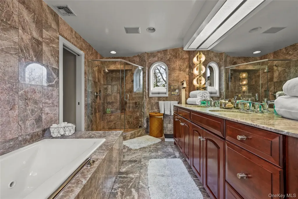16 High Point Lane Scarsdale NY 10583