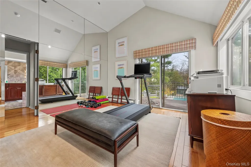 16 High Point Lane Scarsdale NY 10583