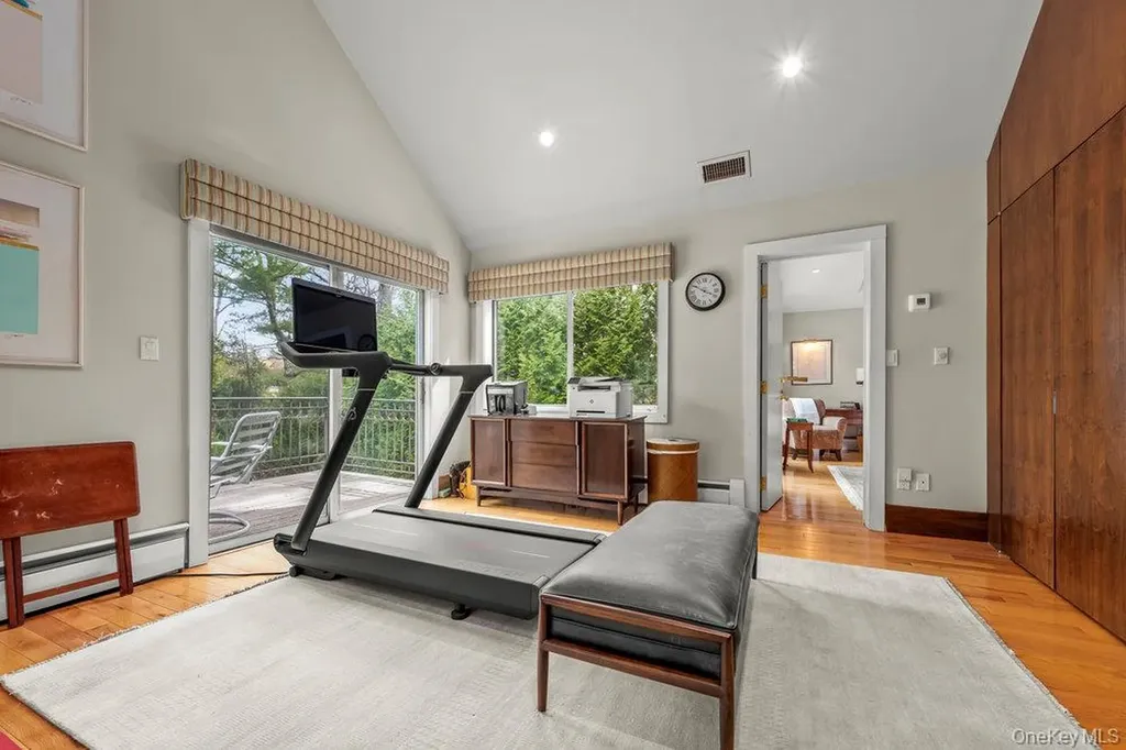 16 High Point Lane Scarsdale NY 10583