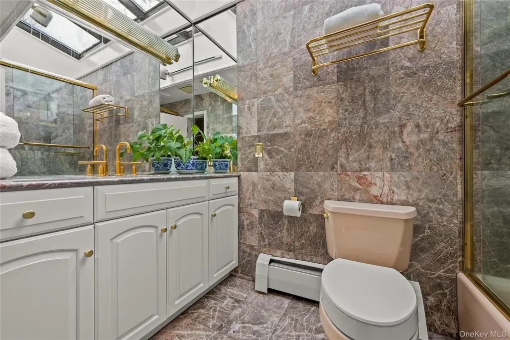16 High Point Lane Scarsdale NY 10583