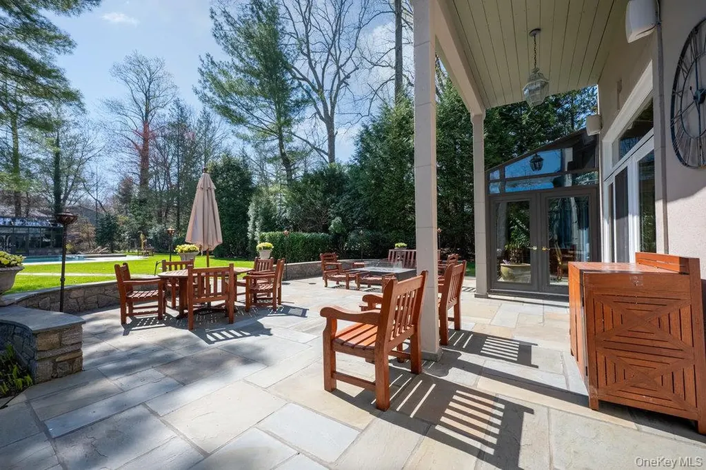 16 High Point Lane Scarsdale NY 10583