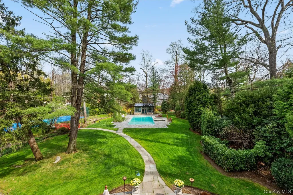16 High Point Lane Scarsdale NY 10583