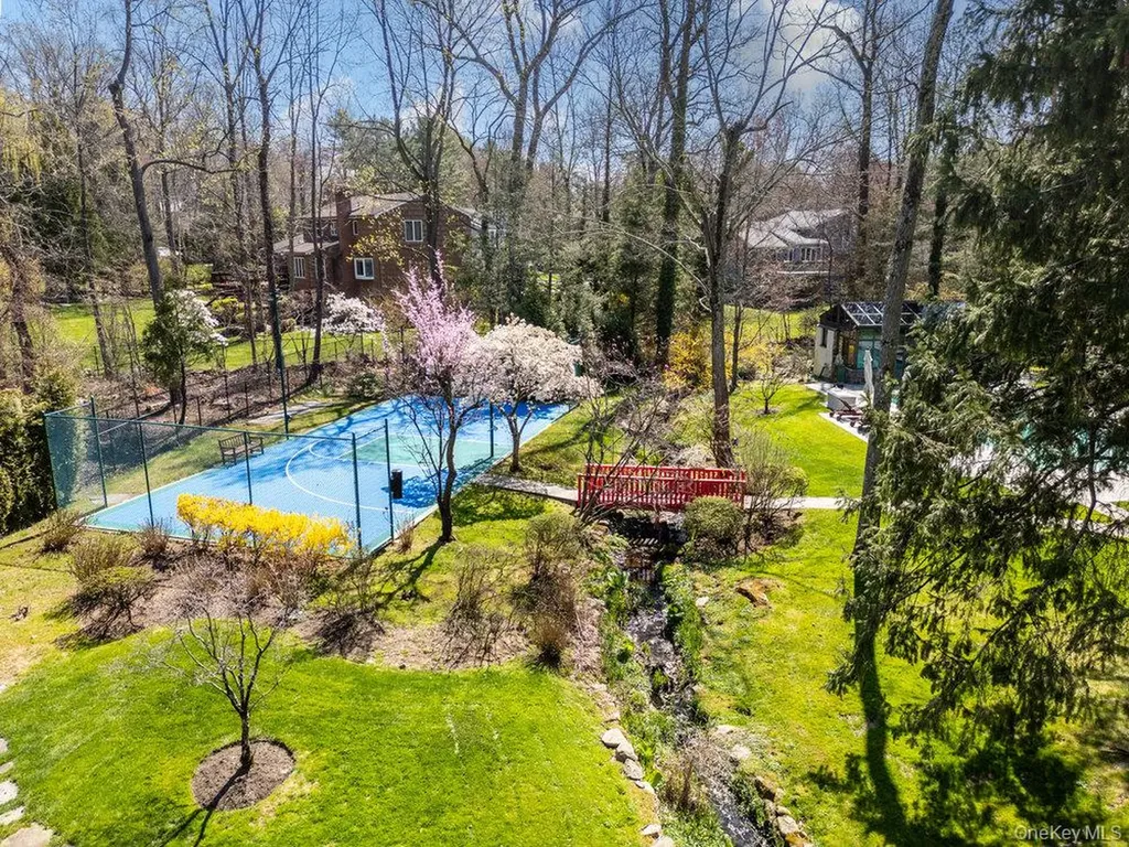16 High Point Lane Scarsdale NY 10583