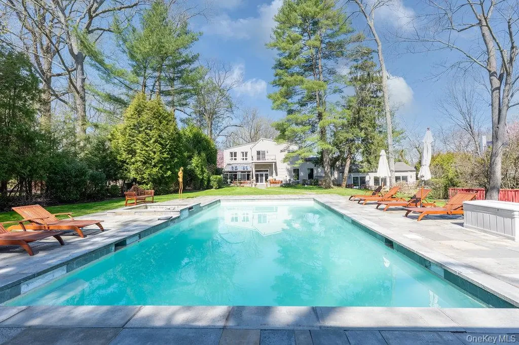 16 High Point Lane Scarsdale NY 10583