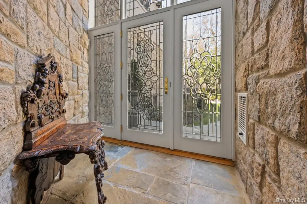 16 High Point Lane Scarsdale NY 10583