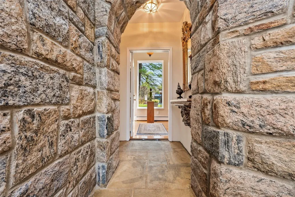 16 High Point Lane Scarsdale NY 10583