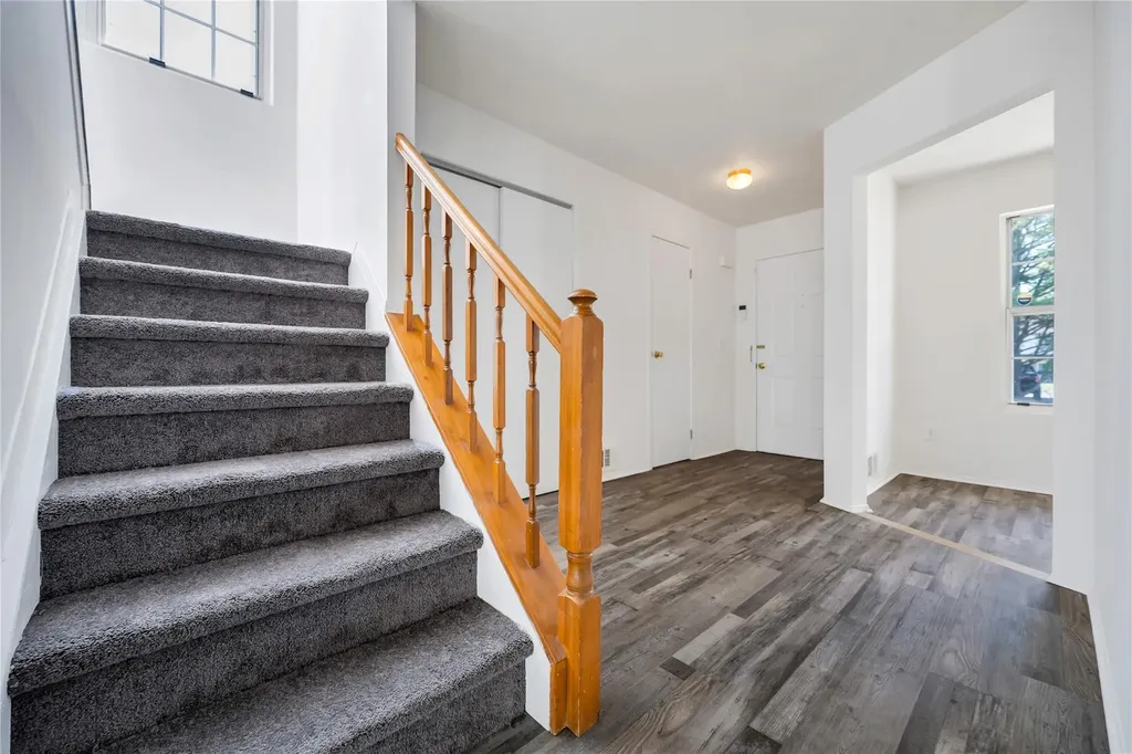 3 Peacock Path Coram NY 11727