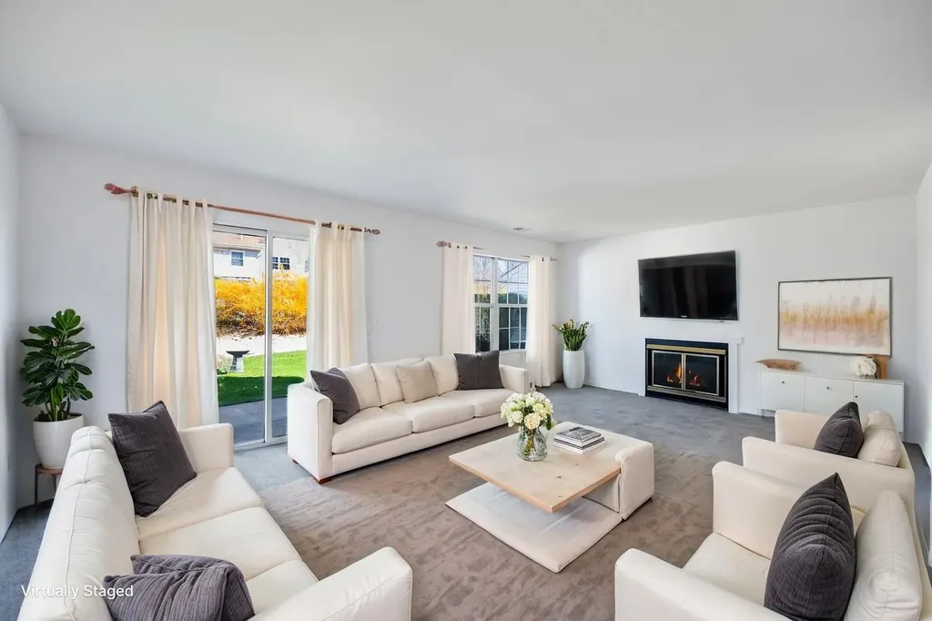 3 Peacock Path Coram NY 11727