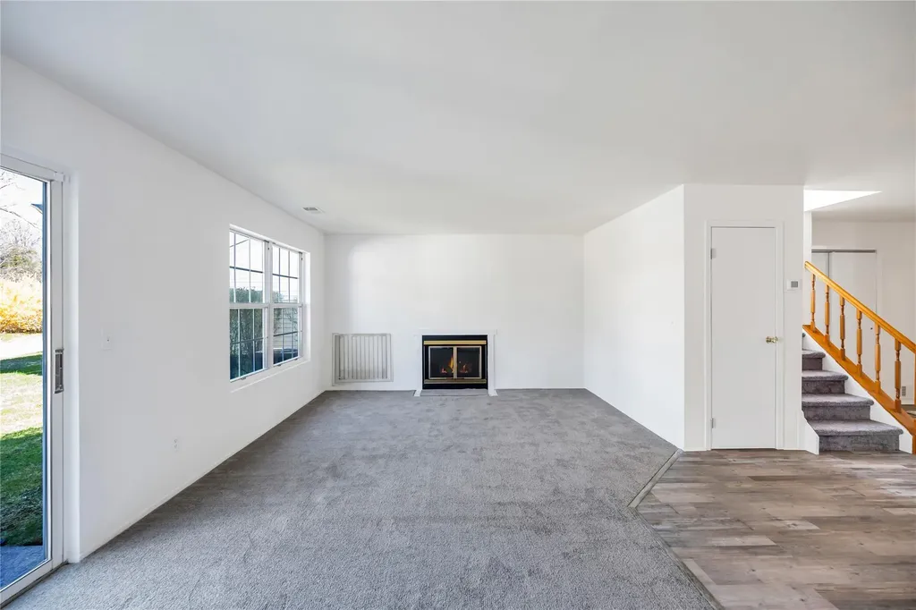 3 Peacock Path Coram NY 11727