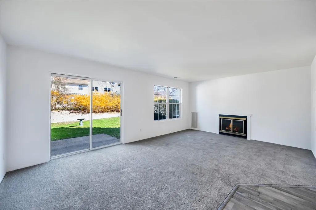 3 Peacock Path Coram NY 11727
