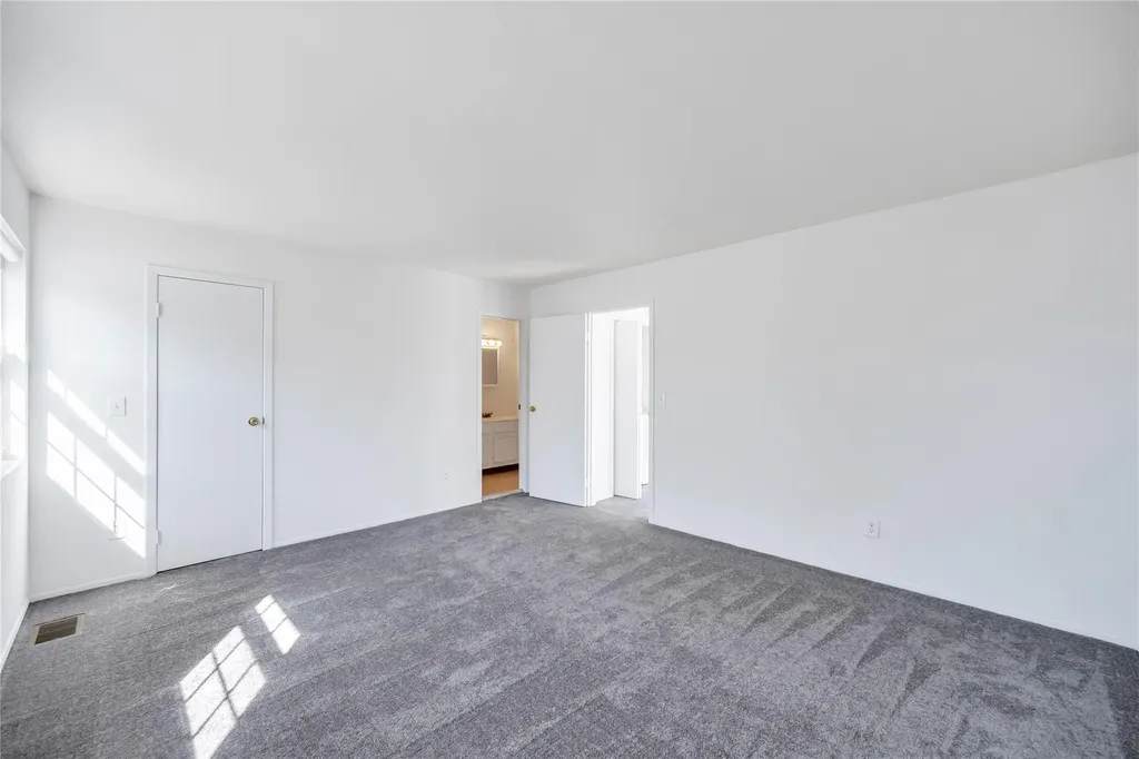 3 Peacock Path Coram NY 11727