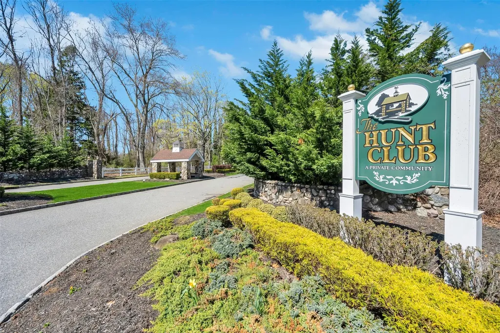 3 Peacock Path Coram NY 11727