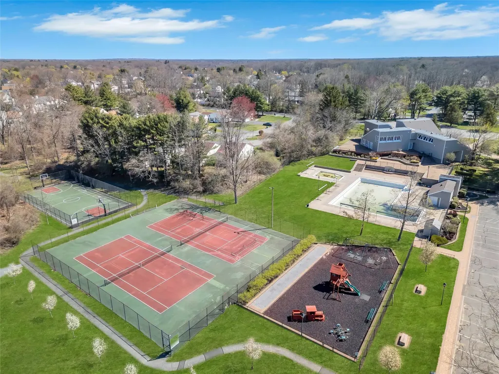 3 Peacock Path Coram NY 11727