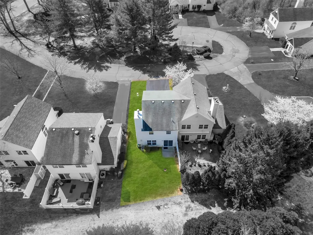 3 Peacock Path Coram NY 11727