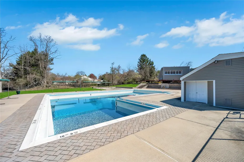 3 Peacock Path Coram NY 11727