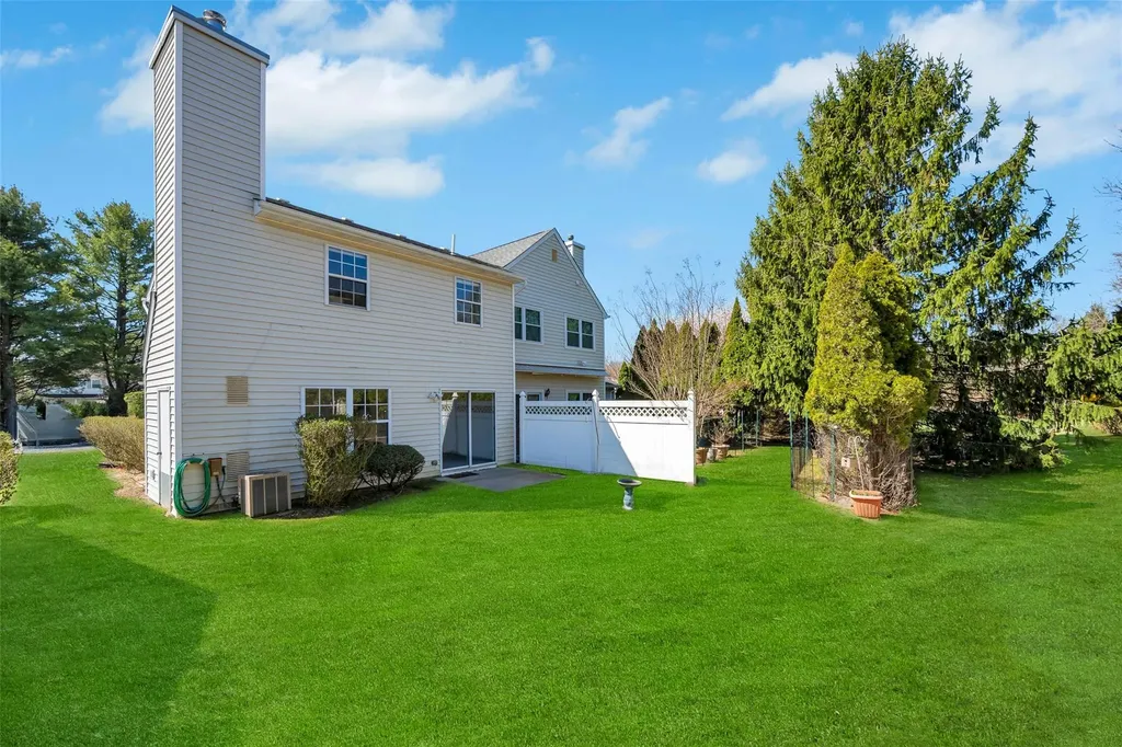 3 Peacock Path Coram NY 11727
