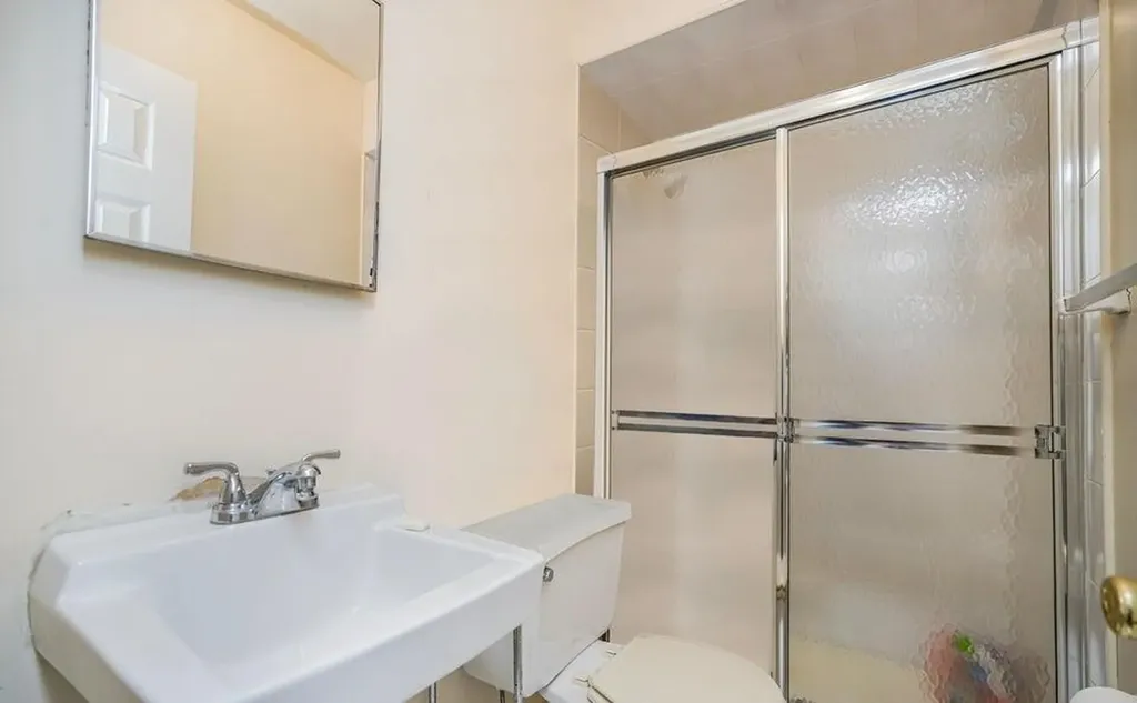 32 Kelly Boulevard Staten Island NY 10314