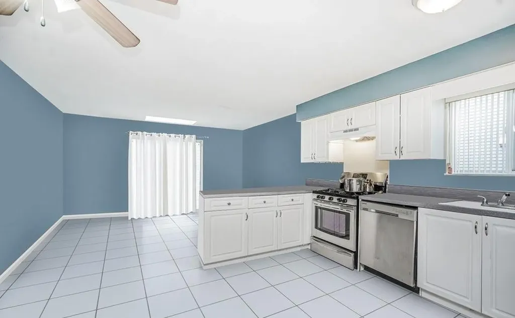 32 Kelly Boulevard Staten Island NY 10314