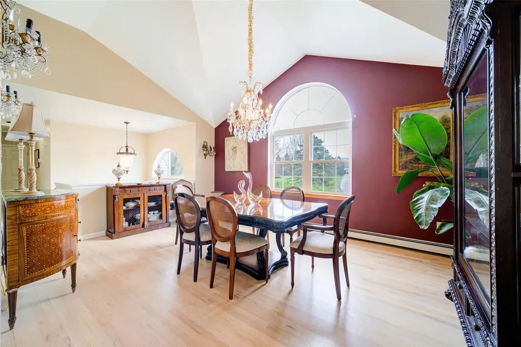 8 Strawberry Lane Poughkeepsie NY 12603