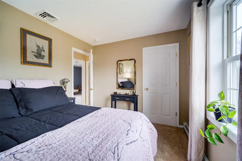 8 Strawberry Lane Poughkeepsie NY 12603