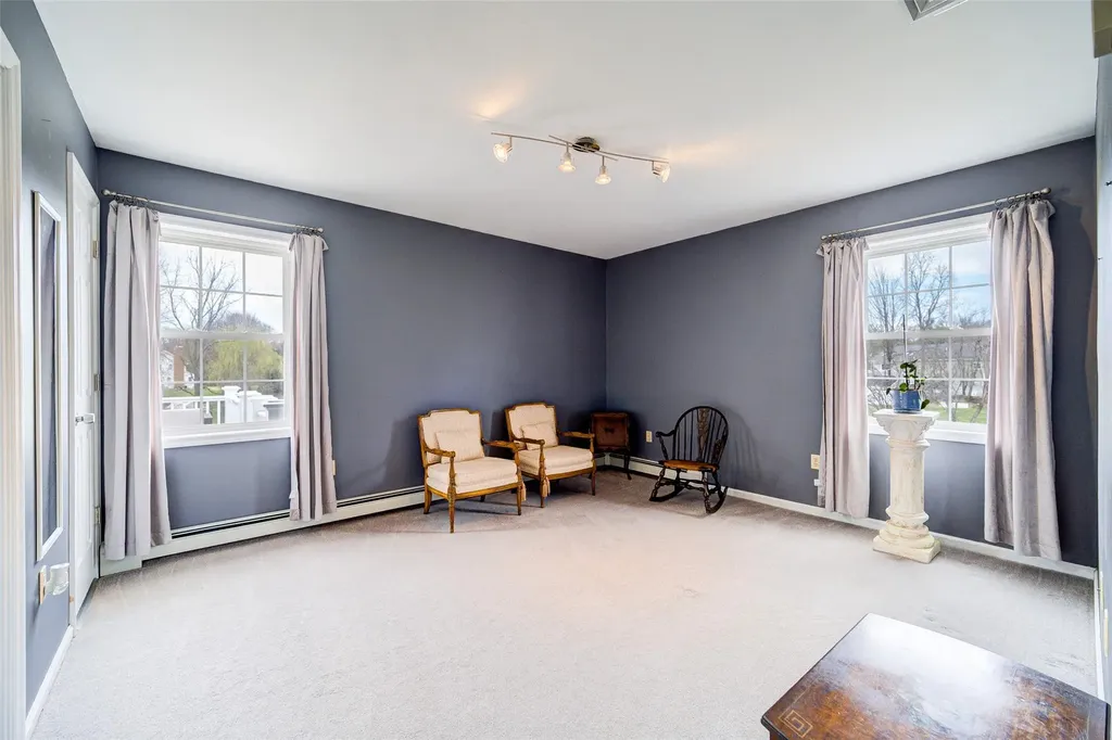 8 Strawberry Lane Poughkeepsie NY 12603