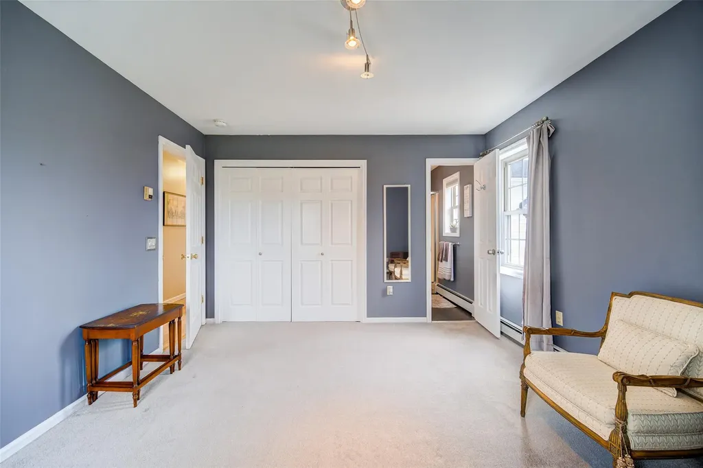 8 Strawberry Lane Poughkeepsie NY 12603