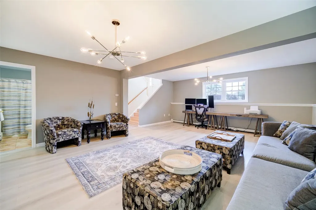 8 Strawberry Lane Poughkeepsie NY 12603