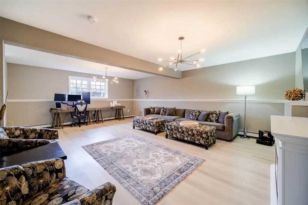8 Strawberry Lane Poughkeepsie NY 12603