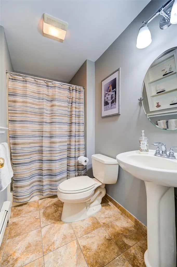 8 Strawberry Lane Poughkeepsie NY 12603