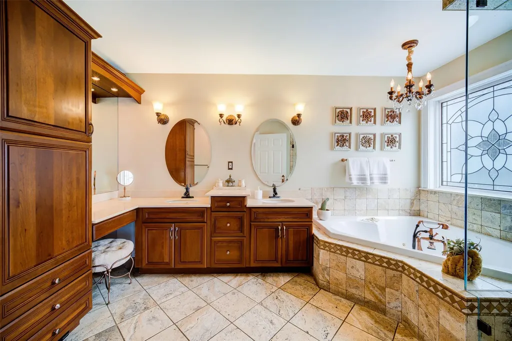 8 Strawberry Lane Poughkeepsie NY 12603
