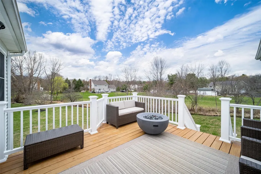 8 Strawberry Lane Poughkeepsie NY 12603
