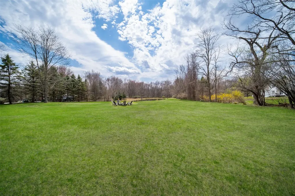 8 Strawberry Lane Poughkeepsie NY 12603