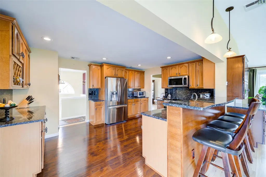 8 Strawberry Lane Poughkeepsie NY 12603