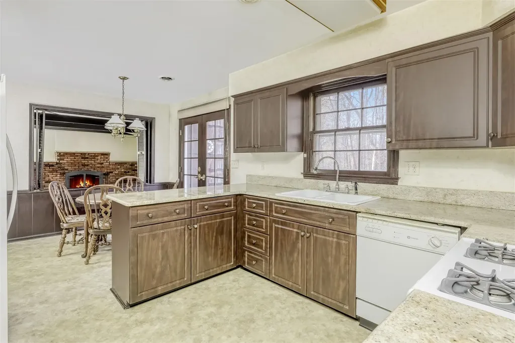33 Dawn Lane Airmont NY 10901