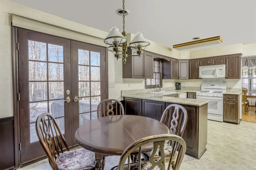 33 Dawn Lane Airmont NY 10901