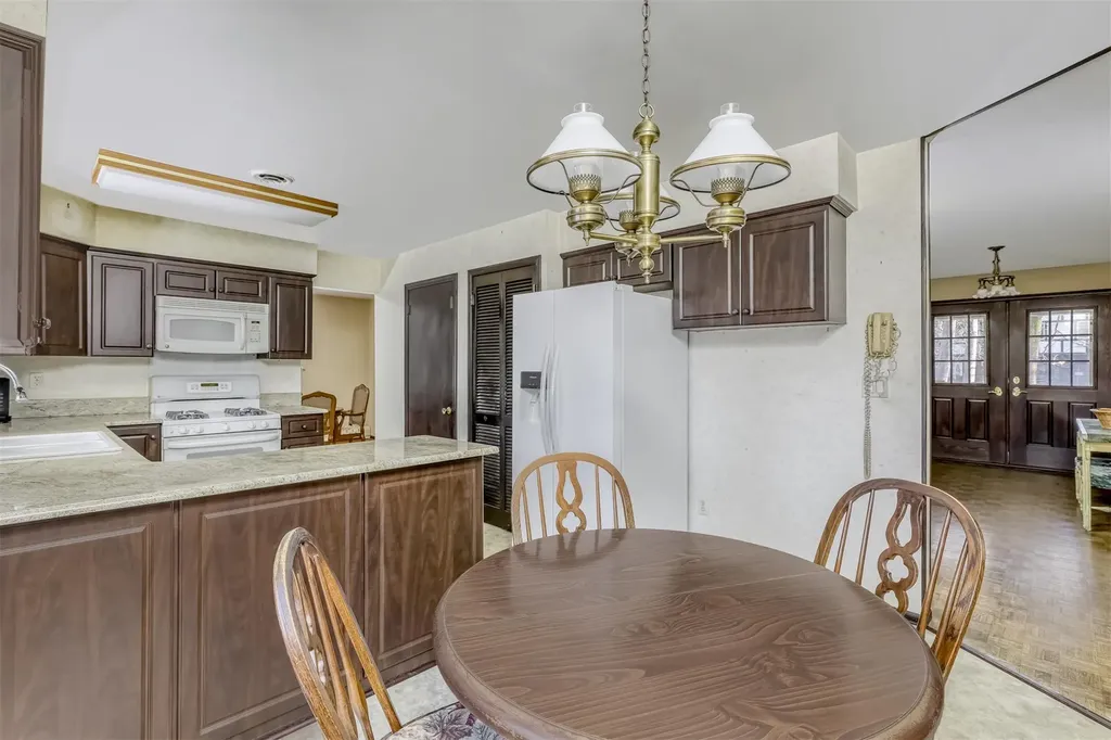 33 Dawn Lane Airmont NY 10901