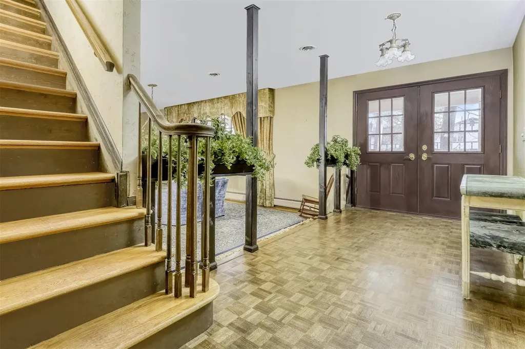 33 Dawn Lane Airmont NY 10901