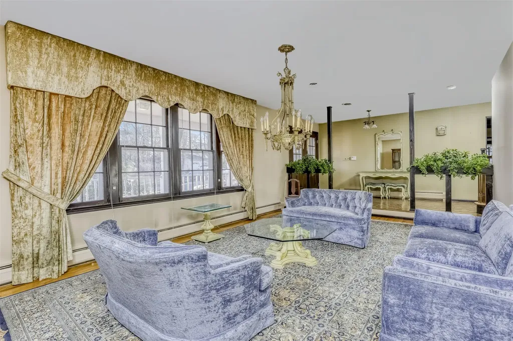 33 Dawn Lane Airmont NY 10901