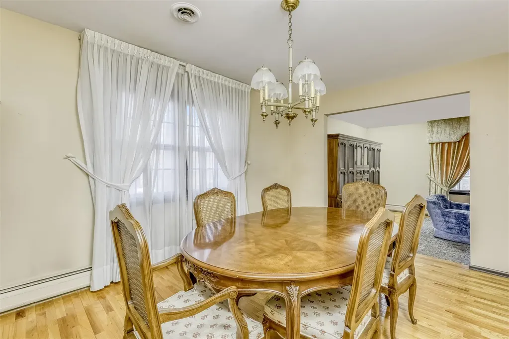 33 Dawn Lane Airmont NY 10901