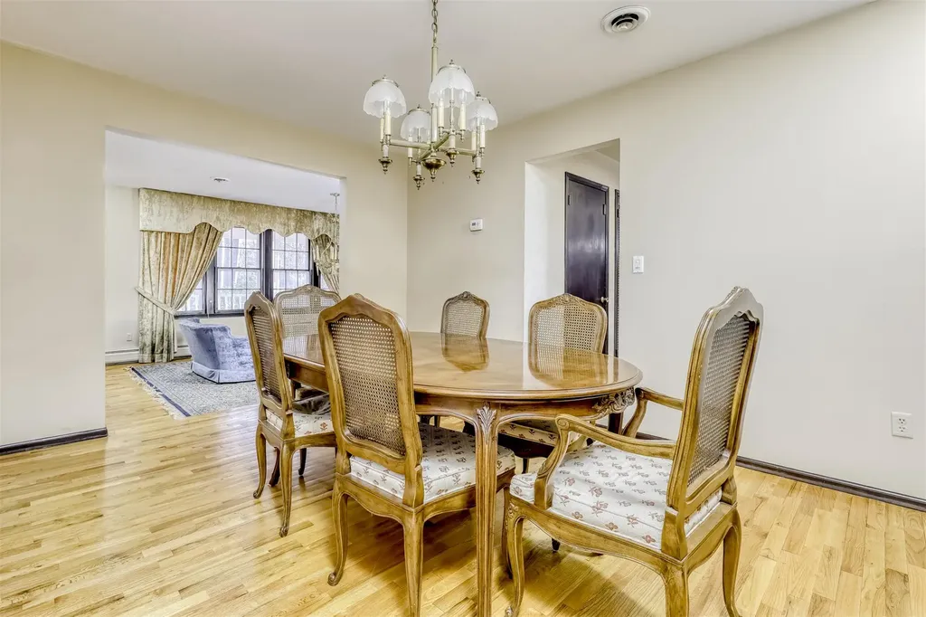 33 Dawn Lane Airmont NY 10901