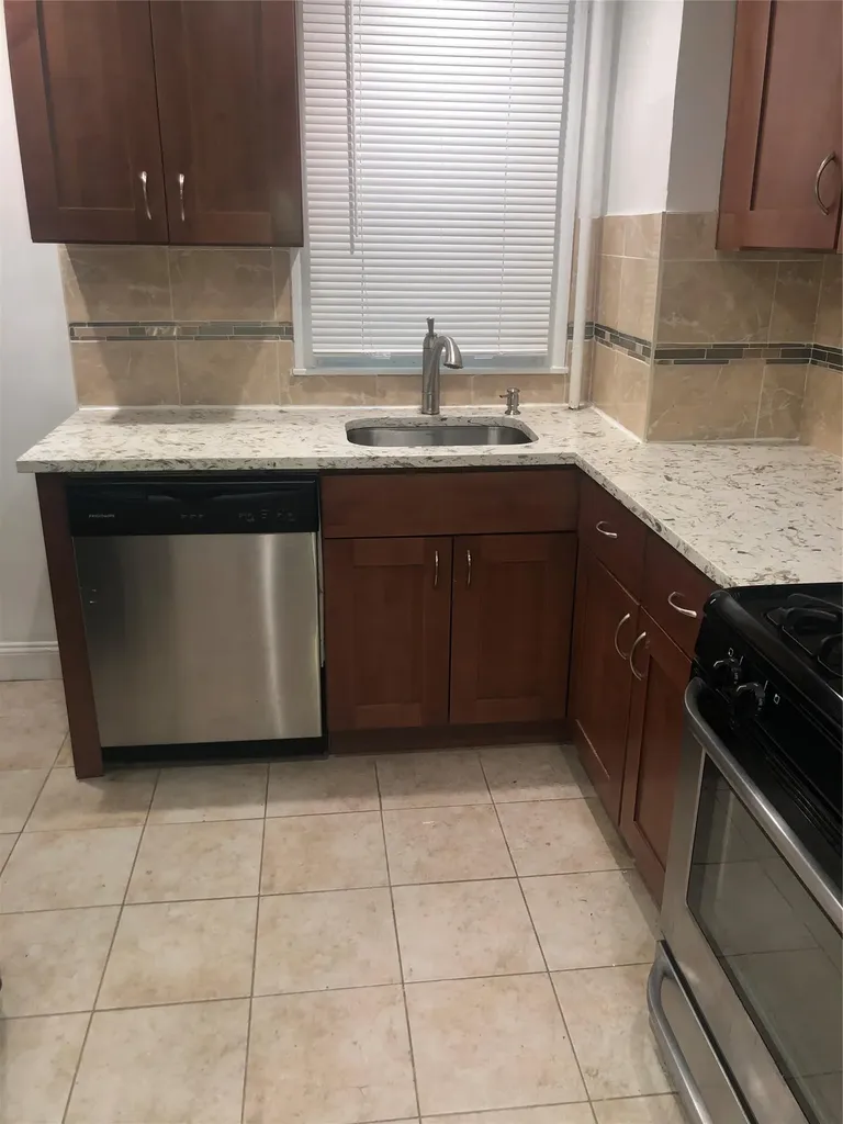 15 Elizabeth Avenue Hempstead NY 11550