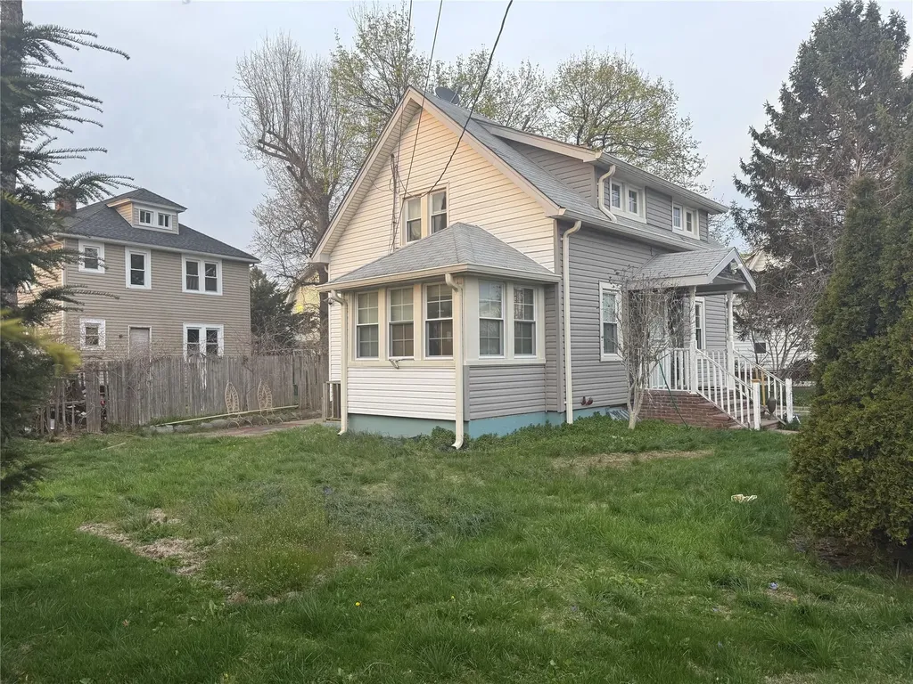 15 Elizabeth Avenue Hempstead NY 11550