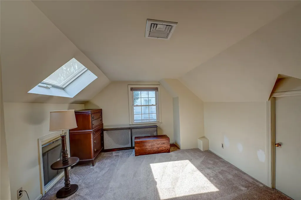 11 Earl Drive Merrick NY 11566