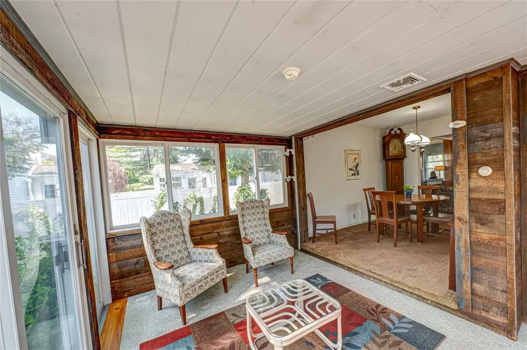 11 Earl Drive Merrick NY 11566