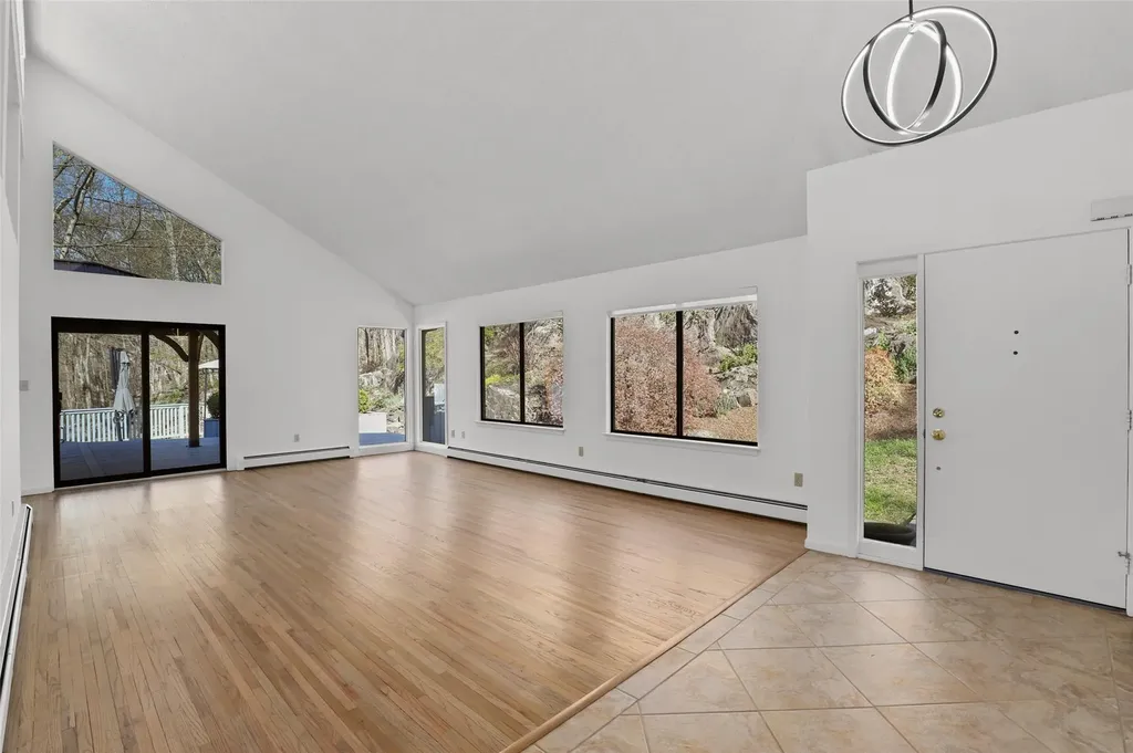 6 Manor Drive Goldens Bridge NY 10526