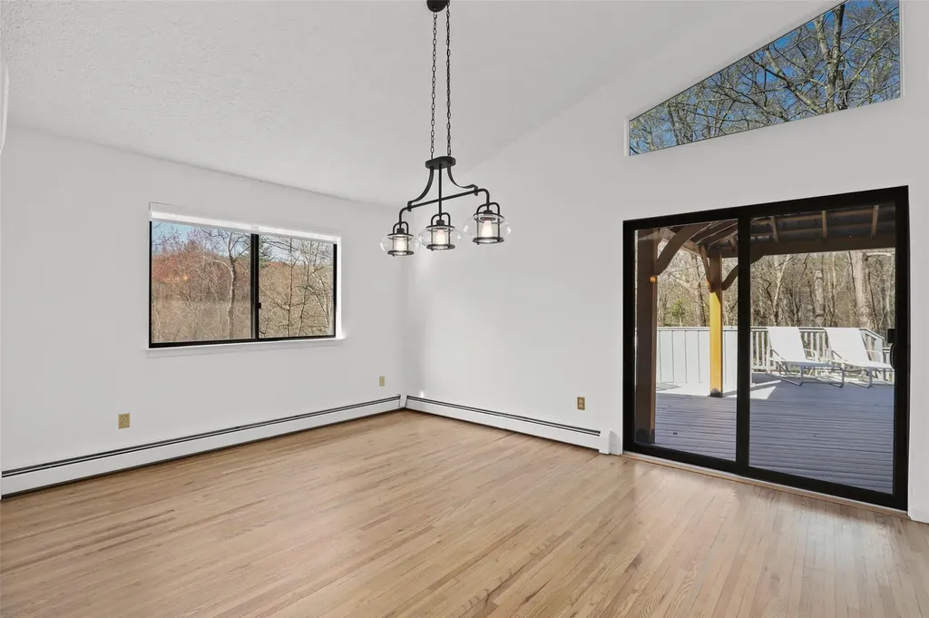 6 Manor Drive Goldens Bridge NY 10526